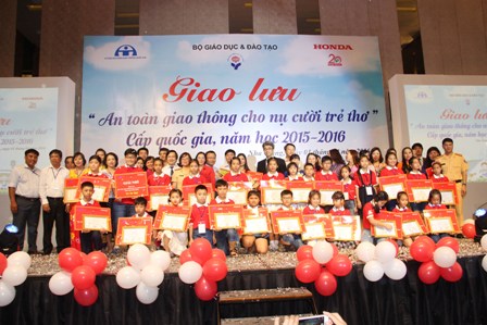 Giao lưu An toàn giao thông cho nụ cười trẻ thơ